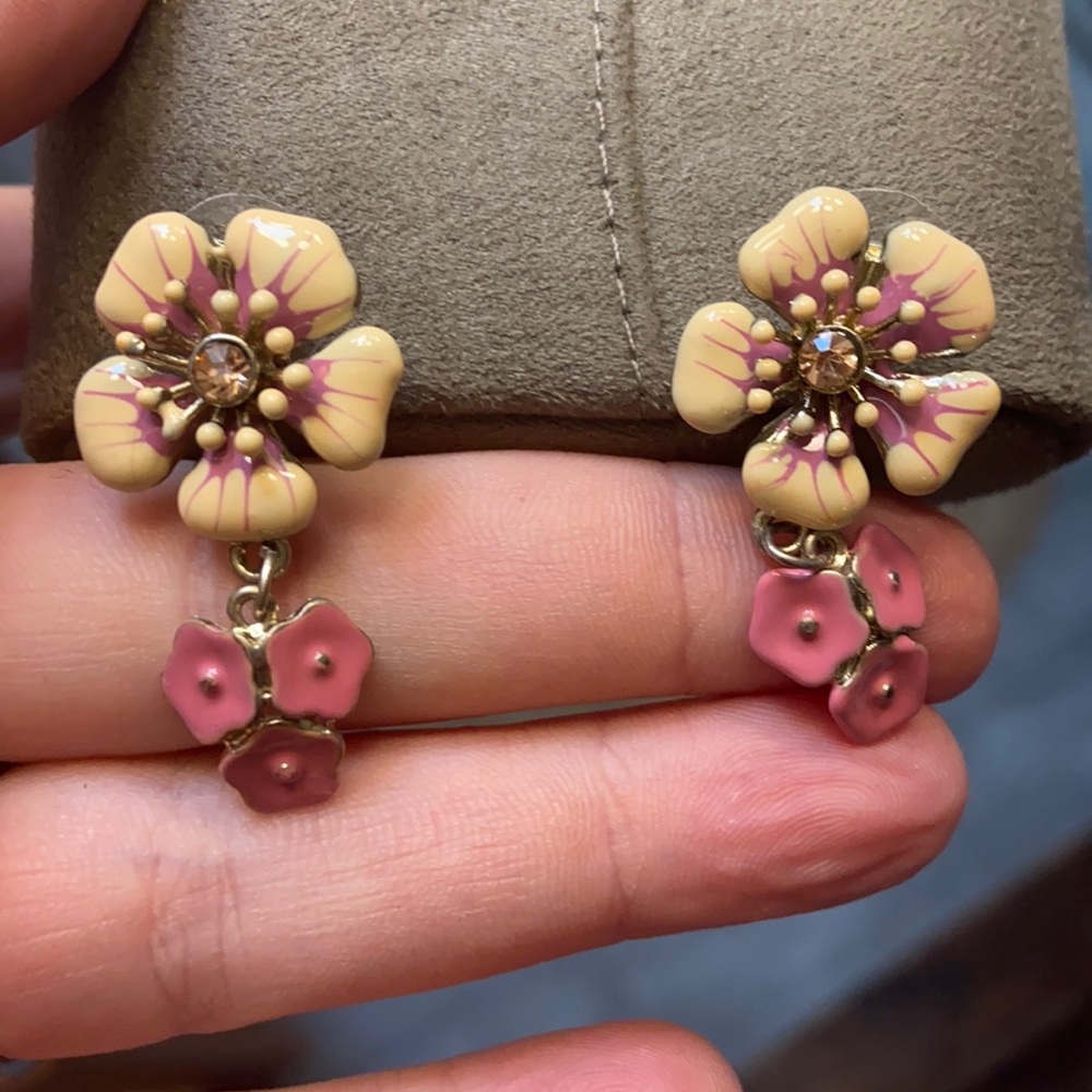 Kate Spade Pink flower earrings.